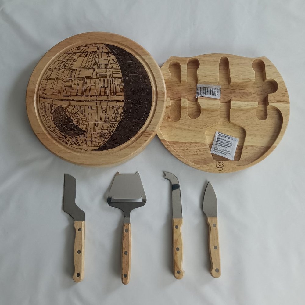 Toscana TM A Picnic Time Brand Cheese Cutting Board And Tool Set.